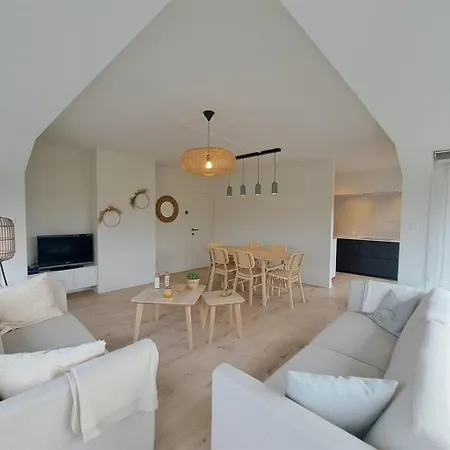 Appartement Ruim En Lichtrijk Met 3 Slk *