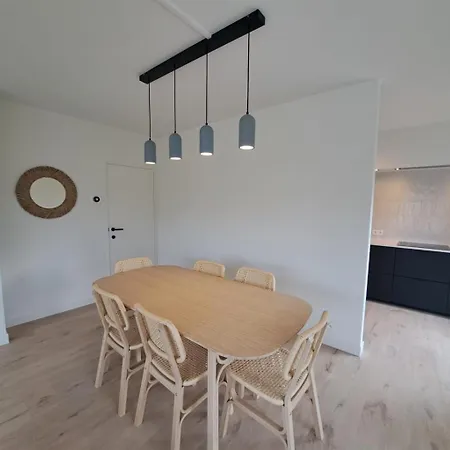 Ruim En Lichtrijk Met 3 Slk Apartamento